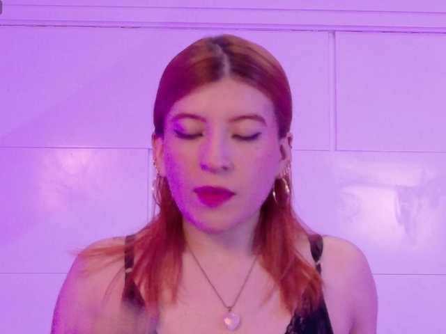 Amber-Foxx live cam on BongaCams