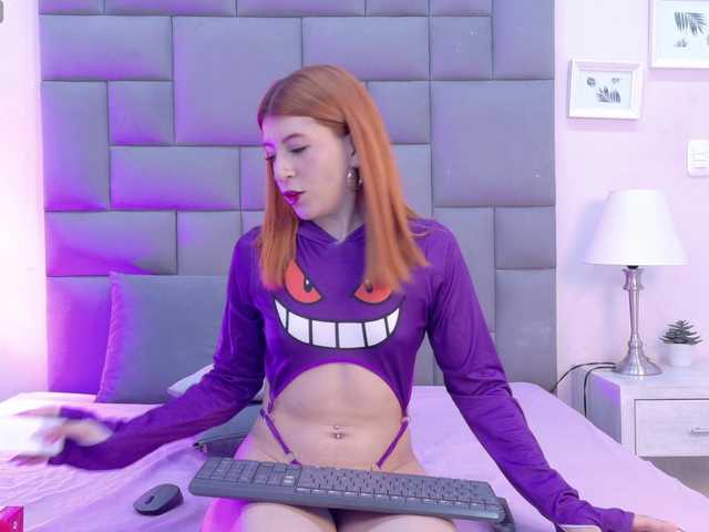Amber-Foxx live cam on BongaCams
