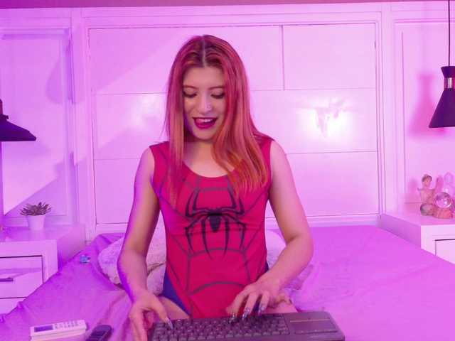 Amber-Foxx live cam on BongaCams