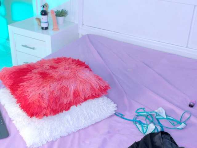Amber-Foxx live cam on BongaCams