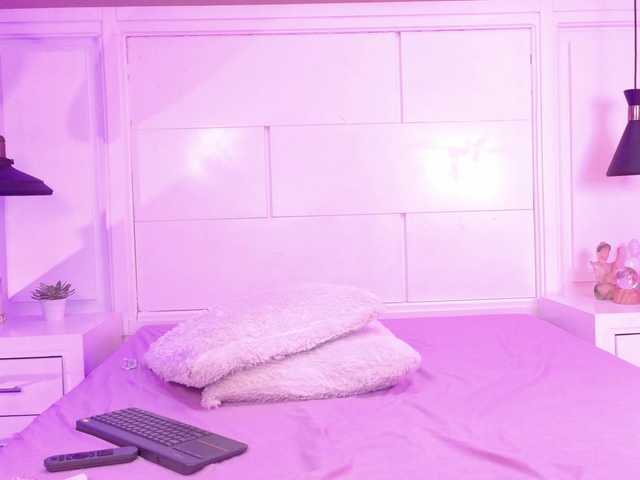 Amber-Foxx live cam on BongaCams