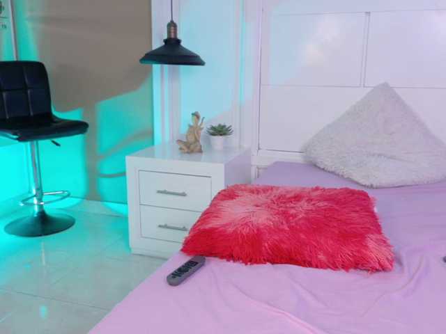 Amber-Foxx live cam on BongaCams