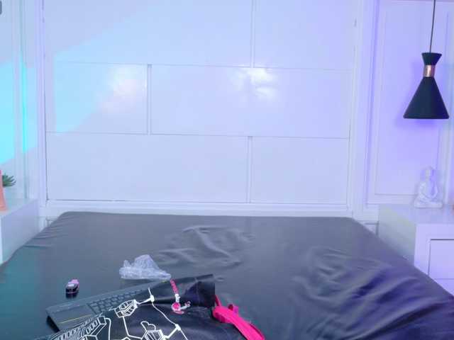 Amber-Foxx live cam on BongaCams