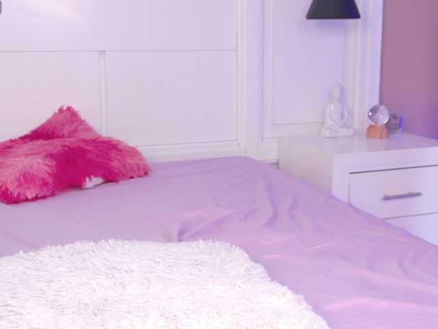 Amber-Foxx live cam on BongaCams