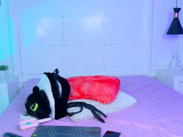 Amber-Foxx live cam on BongaCams