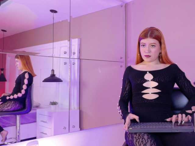 Amber-Foxx live cam on BongaCams