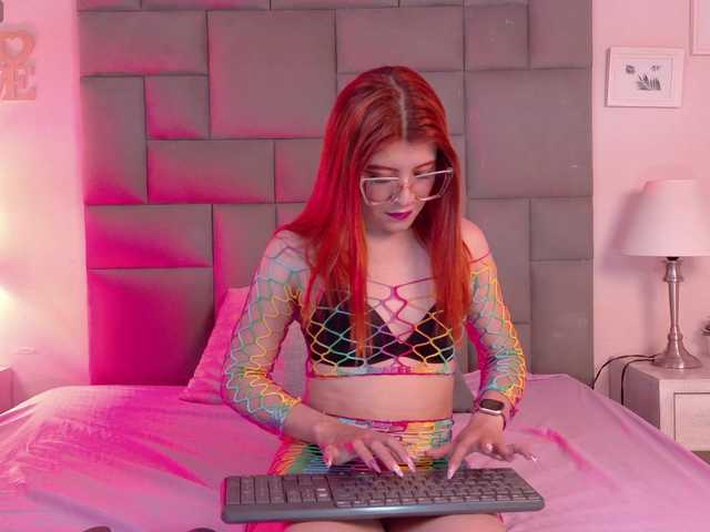 Amber-Foxx live cam on BongaCams