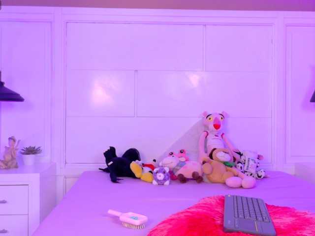Amber-Foxx live cam on BongaCams