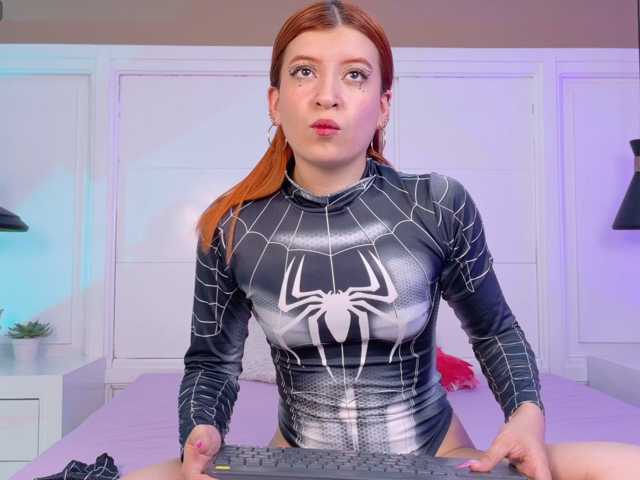 Amber-Foxx live cam on BongaCams