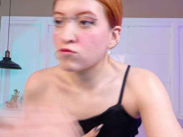Amber-Foxx live cam on BongaCams