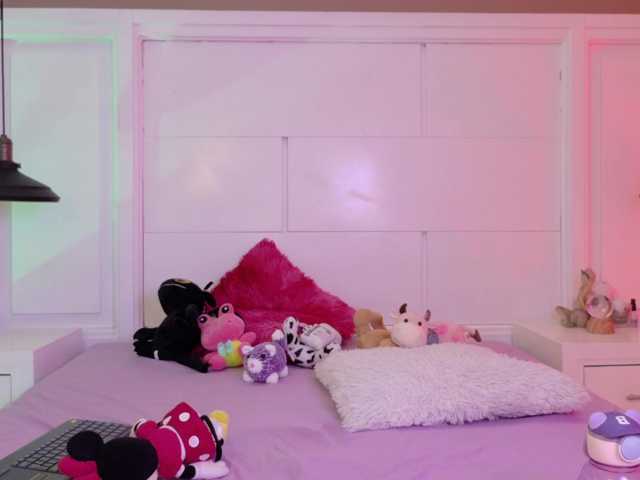 Amber-Foxx live cam on BongaCams