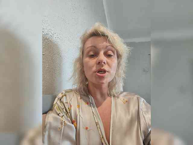 PearlWhisper webcam