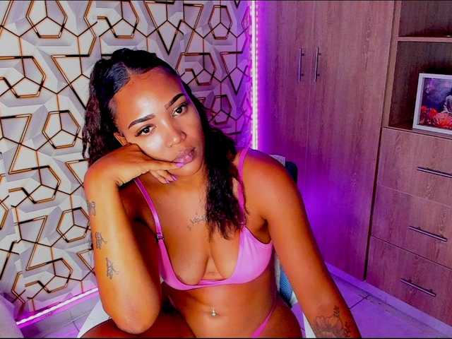 ZayaCarter — live female cam