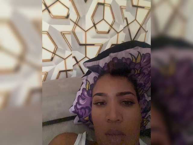 ZayaCarter webcam