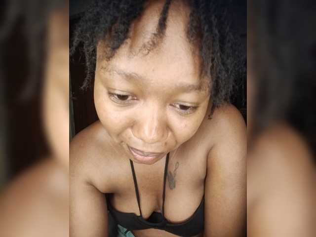 FreakyMaggie webcam