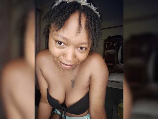 FreakyMaggie live cam on BongaCams