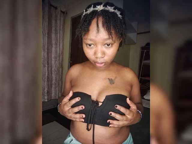 FreakyMaggie webcam