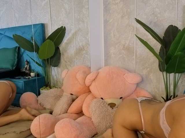 EvellynGold live cam on BongaCams
