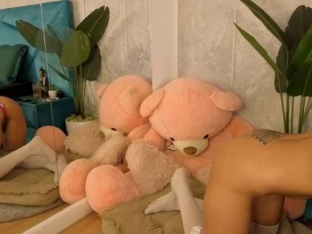 EvellynGold live cam on BongaCams