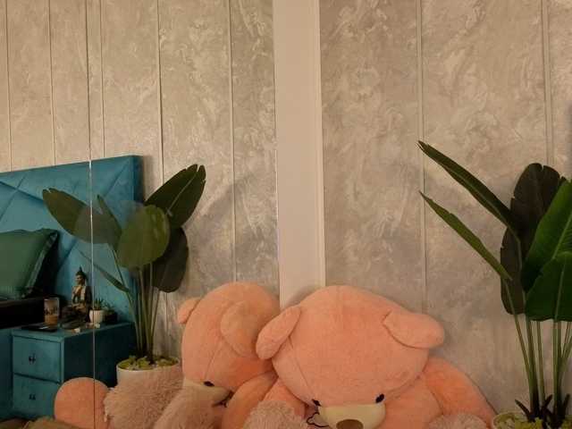 EvellynGold live cam on BongaCams