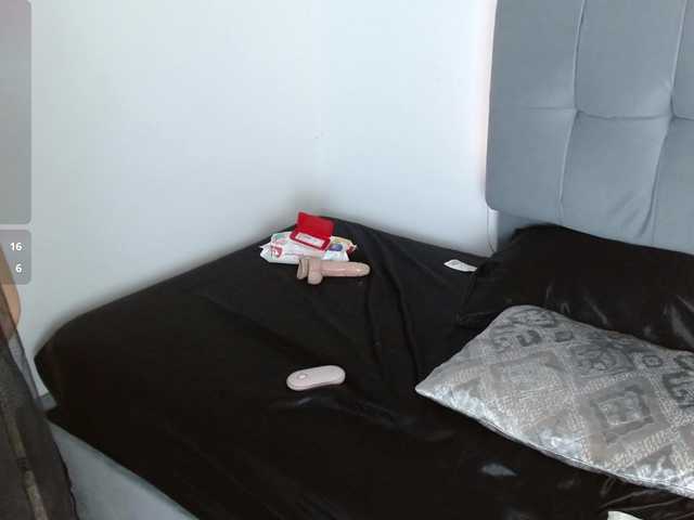 Moon-Ashley live cam preview