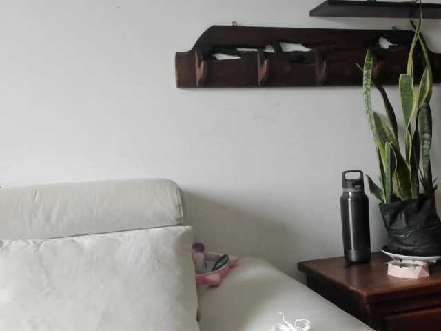 amaru-strip live cam on BongaCams