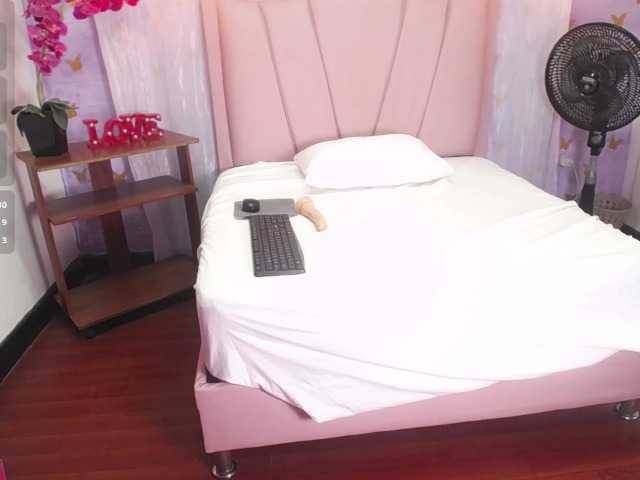 laineystone live cam on BongaCams
