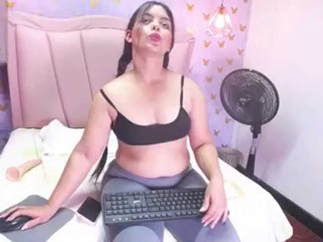 laineystone live cam on BongaCams