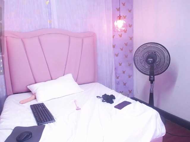 laineystone live cam on BongaCams