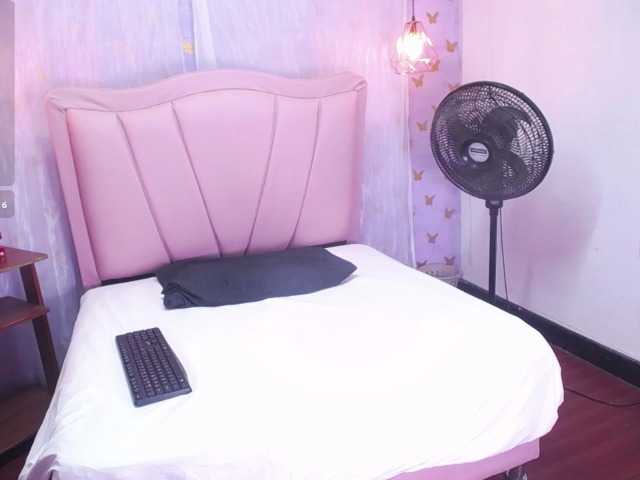 laineystone live cam on BongaCams