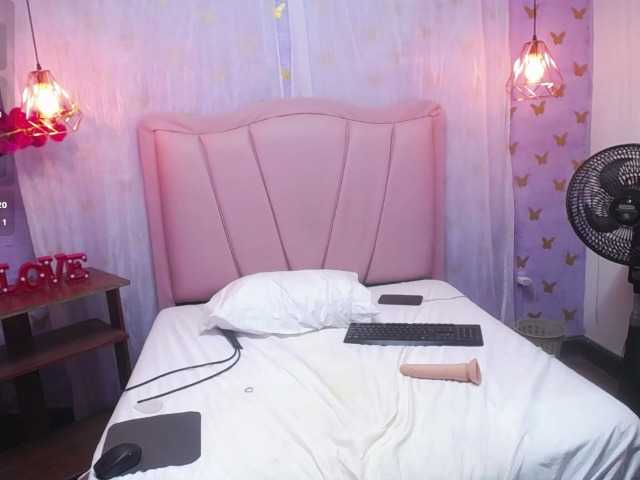 laineystone live cam on BongaCams