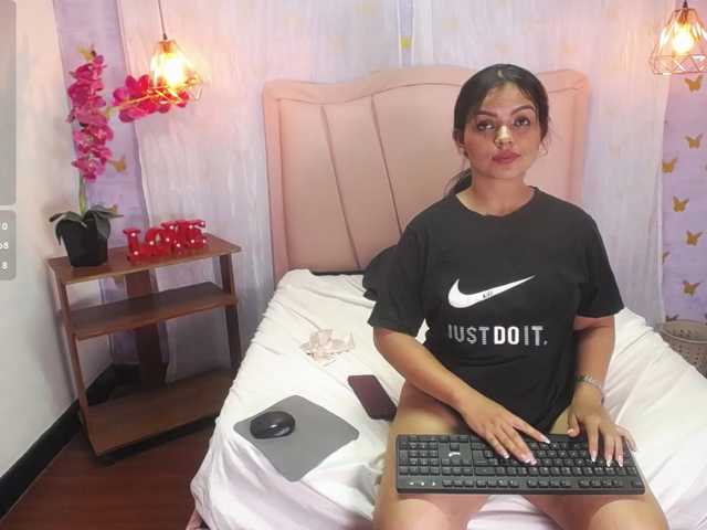 laineystone live cam on BongaCams