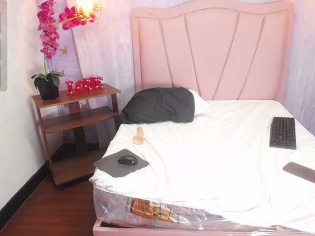laineystone live cam on BongaCams