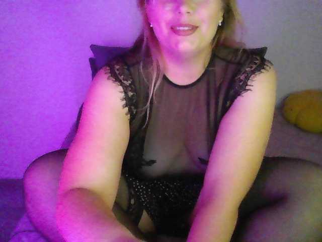 Lowa-1 live cam on BongaCams