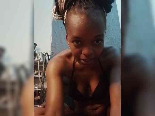 MissLunaa webcam
