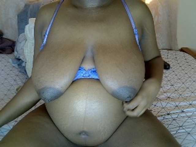 kenyanbunny live cam on BongaCams