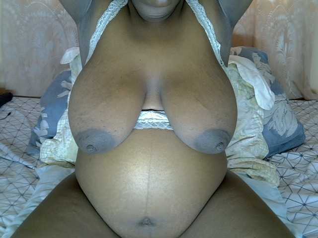 kenyanbunny live cam on BongaCams