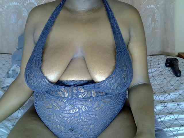 kenyanbunny webcam