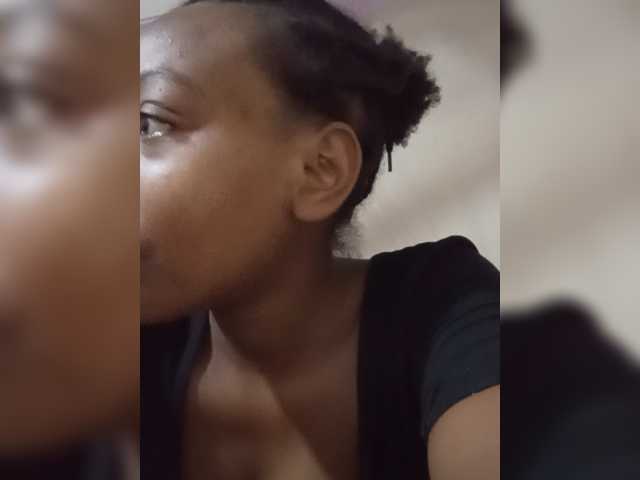 Dragonfly2839 live cam on BongaCams