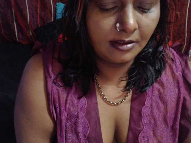 SINFULINDIAN live cam preview