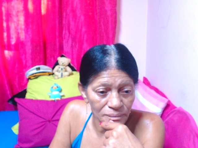 SLUTTYROXY live cam preview