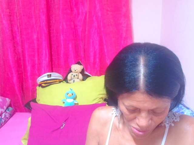 SLUTTYROXY live cam on BongaCams