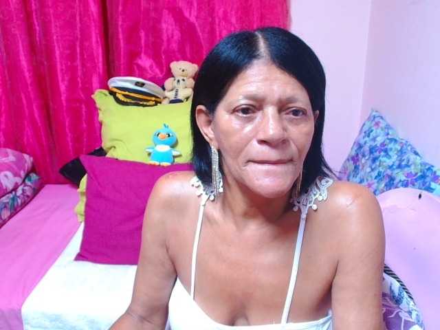 SLUTTYROXY live cam on BongaCams