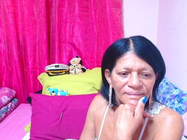SLUTTYROXY live cam on BongaCams