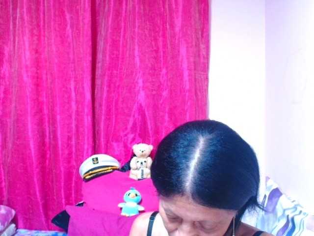 SLUTTYROXY live cam preview