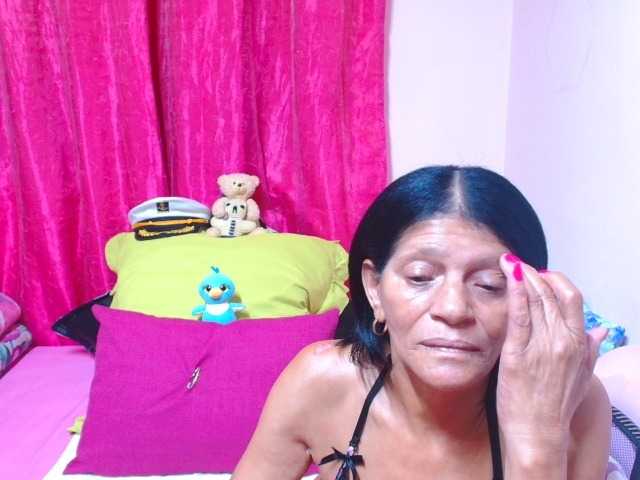 SLUTTYROXY live cam on BongaCams