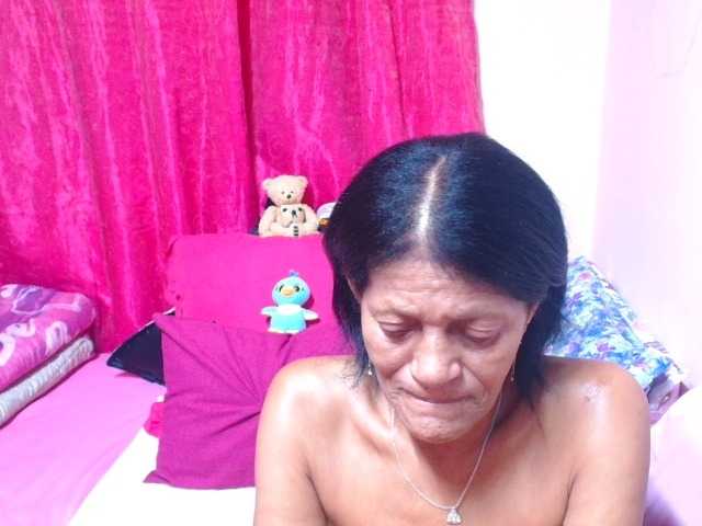 SLUTTYROXY live cam on BongaCams
