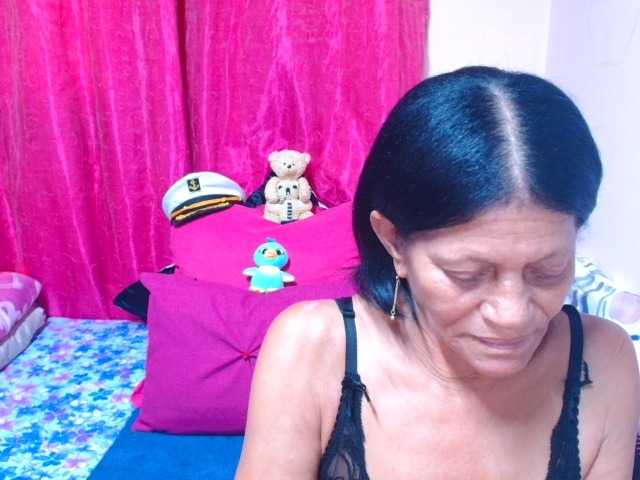 SLUTTYROXY live cam on BongaCams