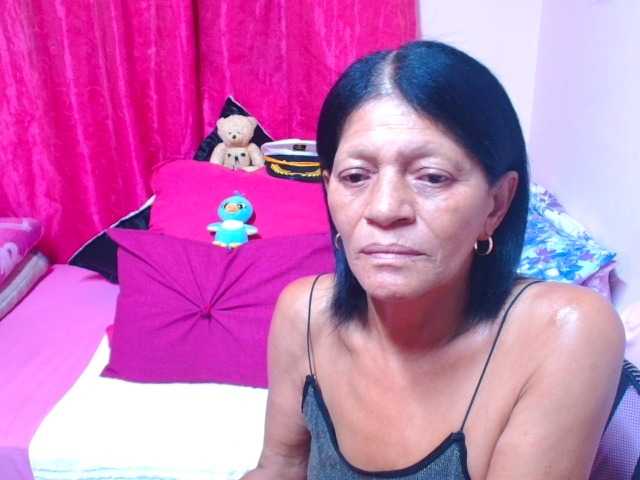 SLUTTYROXY live cam