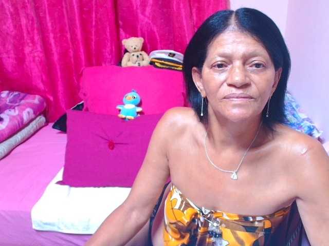 SLUTTYROXY live cam on BongaCams